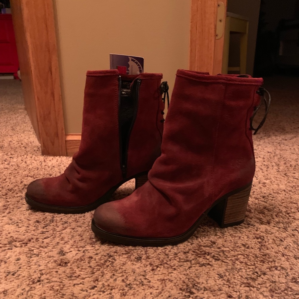 Waterproof booties. Never worn. 8 1/2